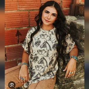 2 Fly Co. NWT THE WAY OF LIFE Dandy Doodle Beige Horse Cowboy Print Women's Tee